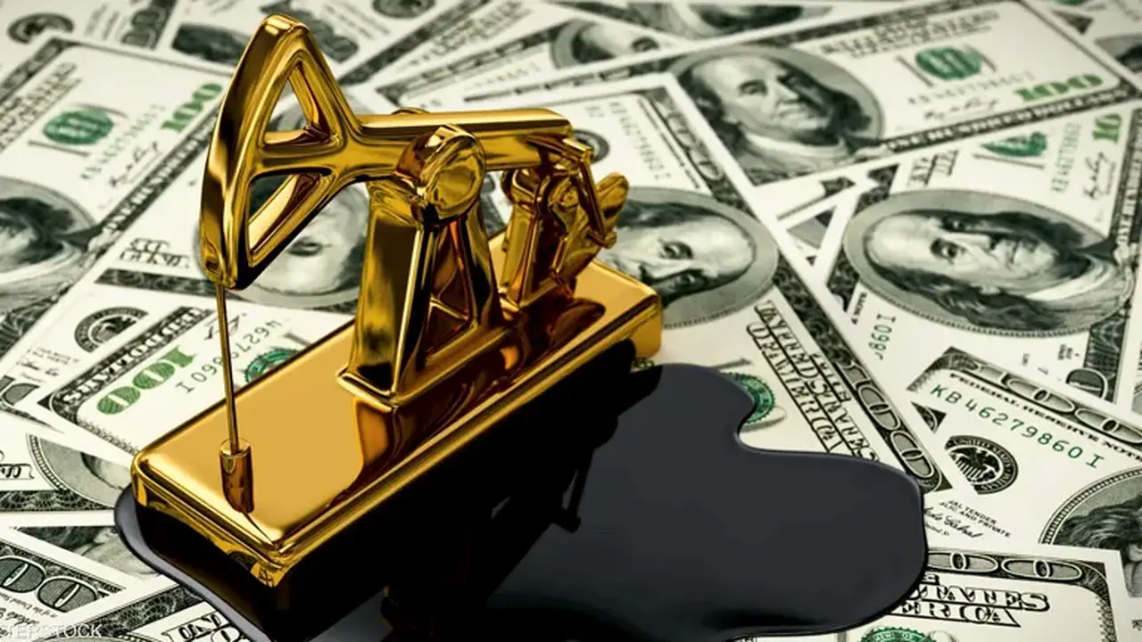 أسعار النفط والذهب تتأثر بشبح الحرب وسط انتعاش الدولار